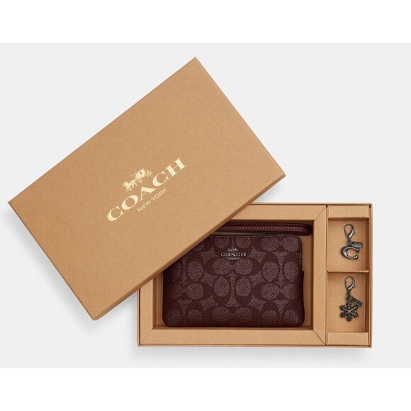 NWT Coach Boxed Corner Zip Wristlet In Signature Leather Gift Set CW958 🎀 - Picture 1 of 12